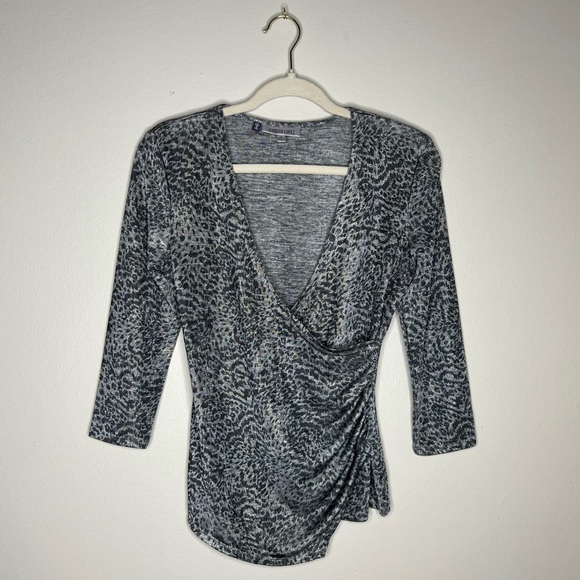 Jennifer Lopez Womens Size XS Sheer Knit Animal‎ Print Faux Wrap Blouse - Picture 1 of 9
